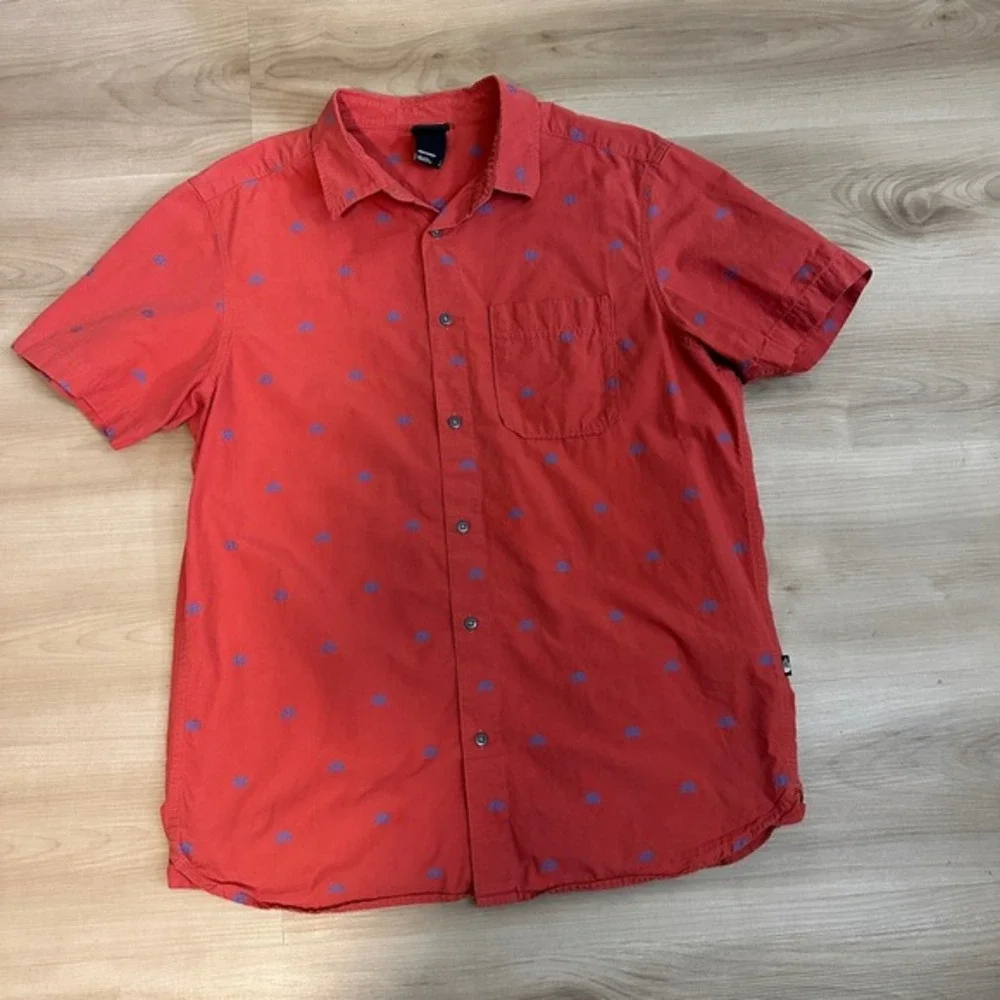 The North Face Mens Large Button Up Shirt‎ Red Blue Geometric Print Short Sleeve